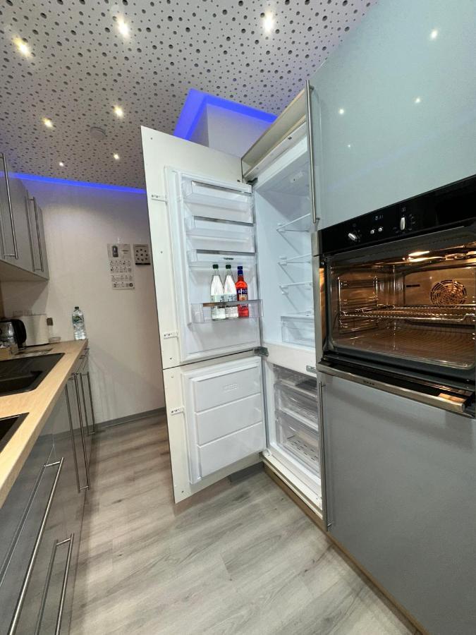 Modern Neuburg D - - 2 Zimmer, Parkplatz, Balkon, Wi-fi, 2 Tv, Dusche, Kueche * Neuburg an Der Donau