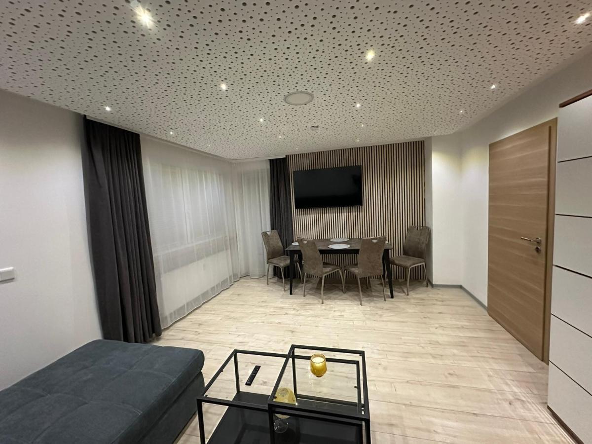 Apartment Modern Neuburg D - - 2 Zimmer, Parkplatz, Balkon, Wi-fi, 2 Tv, Dusche, Kueche *