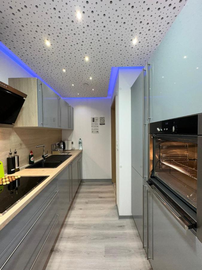 Modern Neuburg D - - 2 Zimmer, Parkplatz, Balkon, Wi-fi, 2 Tv, Dusche, Kueche