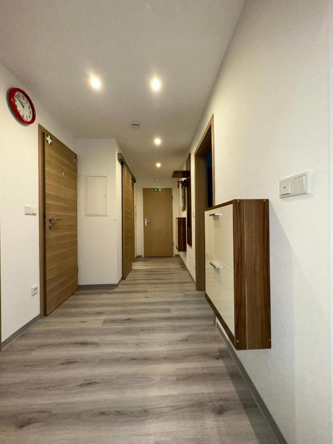Modern Neuburg D - - 2 Zimmer, Parkplatz, Balkon, Wi-fi, 2 Tv, Dusche, Kueche * Neuburg an Der Donau