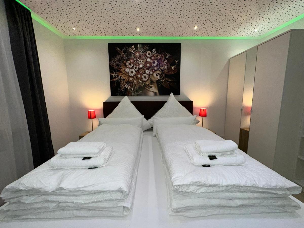 Apartment Modern Neuburg D - - 2 Zimmer, Parkplatz, Balkon, Wi-fi, 2 Tv, Dusche, Kueche *