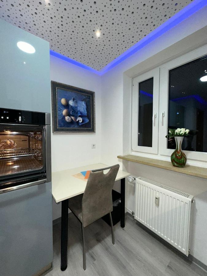 Apartment Modern Neuburg D - - 2 Zimmer, Parkplatz, Balkon, Wi-fi, 2 Tv, Dusche, Kueche *