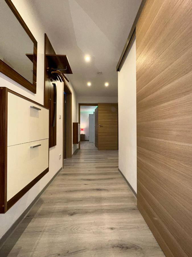 Modern Neuburg D - - 2 Zimmer, Parkplatz, Balkon, Wi-fi, 2 Tv, Dusche, Kueche