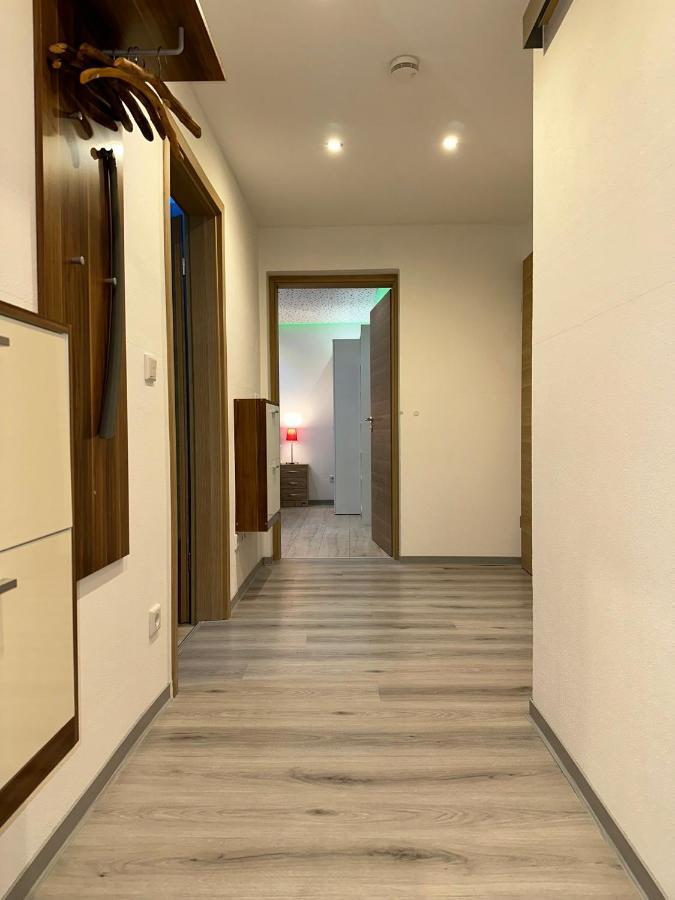 Apartment Modern Neuburg D - - 2 Zimmer, Parkplatz, Balkon, Wi-fi, 2 Tv, Dusche, Kueche *
